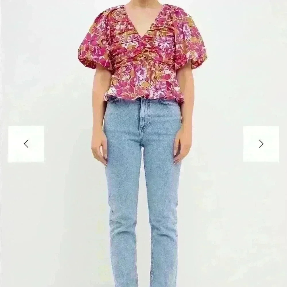 Endless Rose Floral Pleated Top